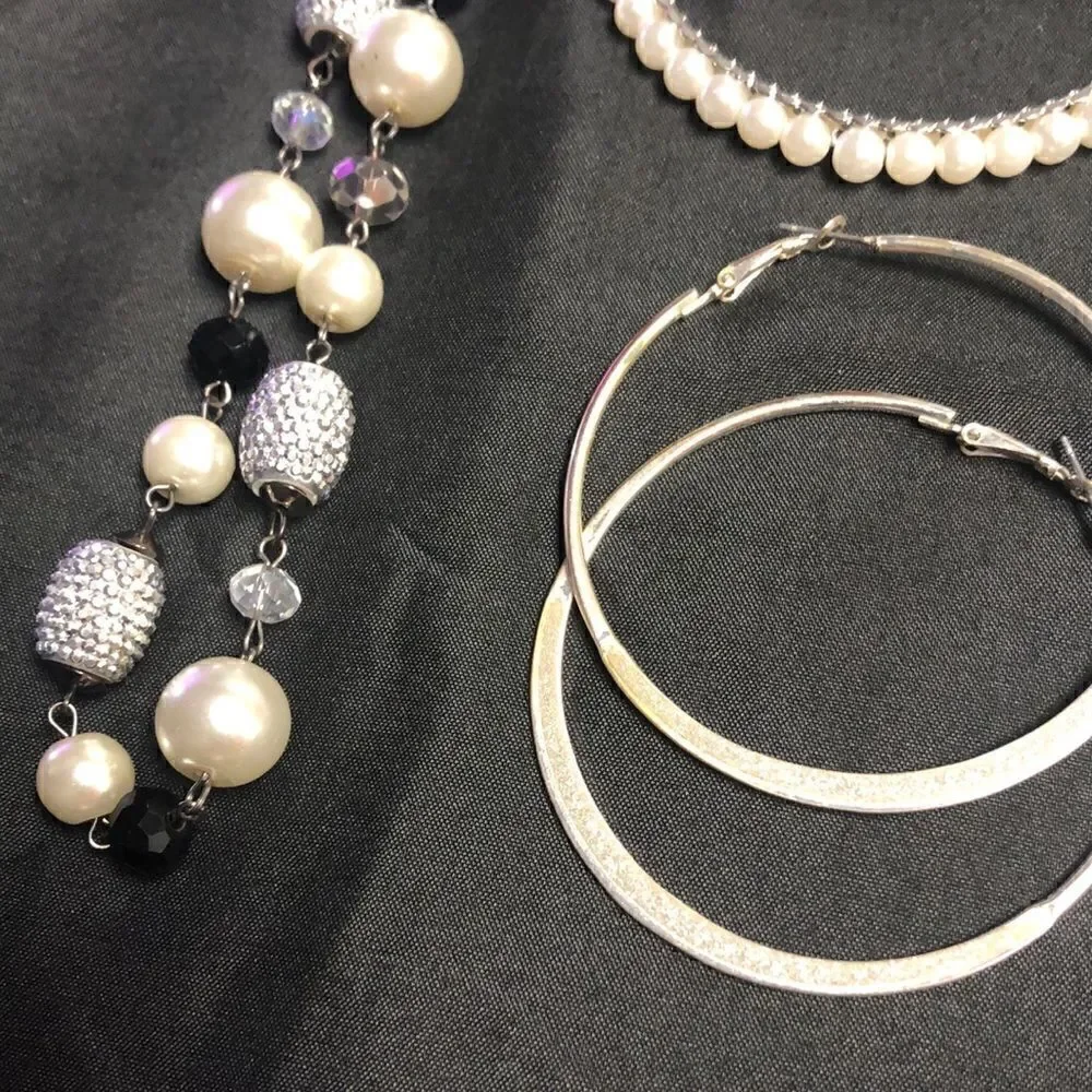 Pearly jewelry collection